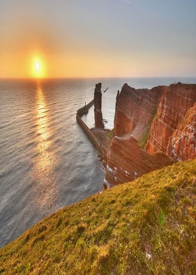 Sekrety Morza Północnego / Secrets of the North Sea (2013) PLDOK.1080p.WEB-DL.X264-Kbuso | Lektor PL